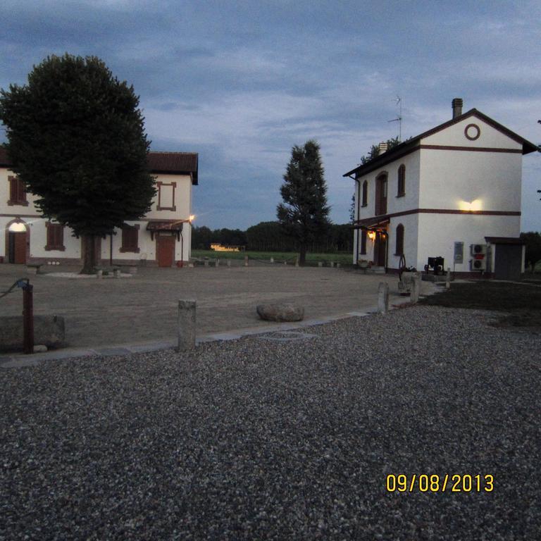 Bed And Breakfast Azienda Agricola Cascina Salazzara Magenta Exterior photo